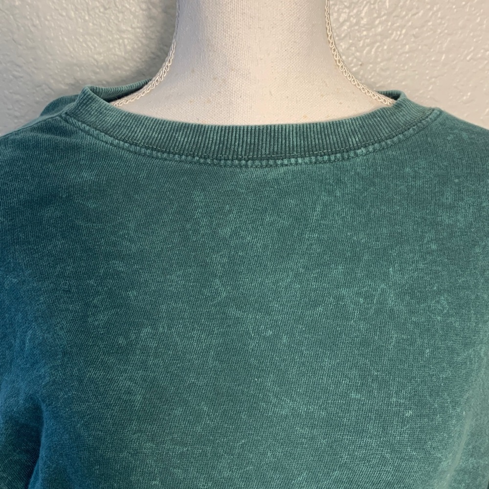 Be You women’s medium Green Cropped Sweatshirt - Picture 5 of 10